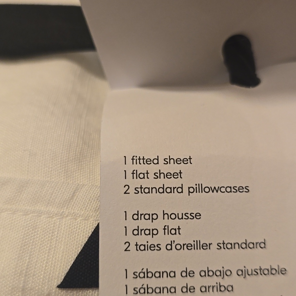 West Elm Signature Tencel Linen Sheet Set,Queen,White,Retail Price $269.00 USD - Picture 12 of 16